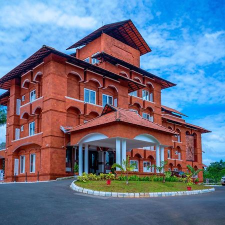 Kumbanad Heritage Hotel Vennikulam Ngoại thất bức ảnh