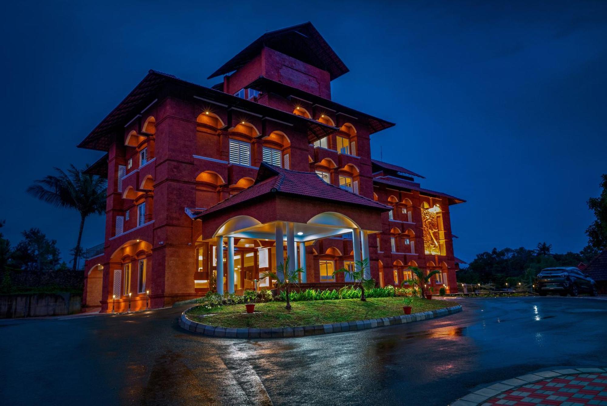 Kumbanad Heritage Hotel Vennikulam Ngoại thất bức ảnh