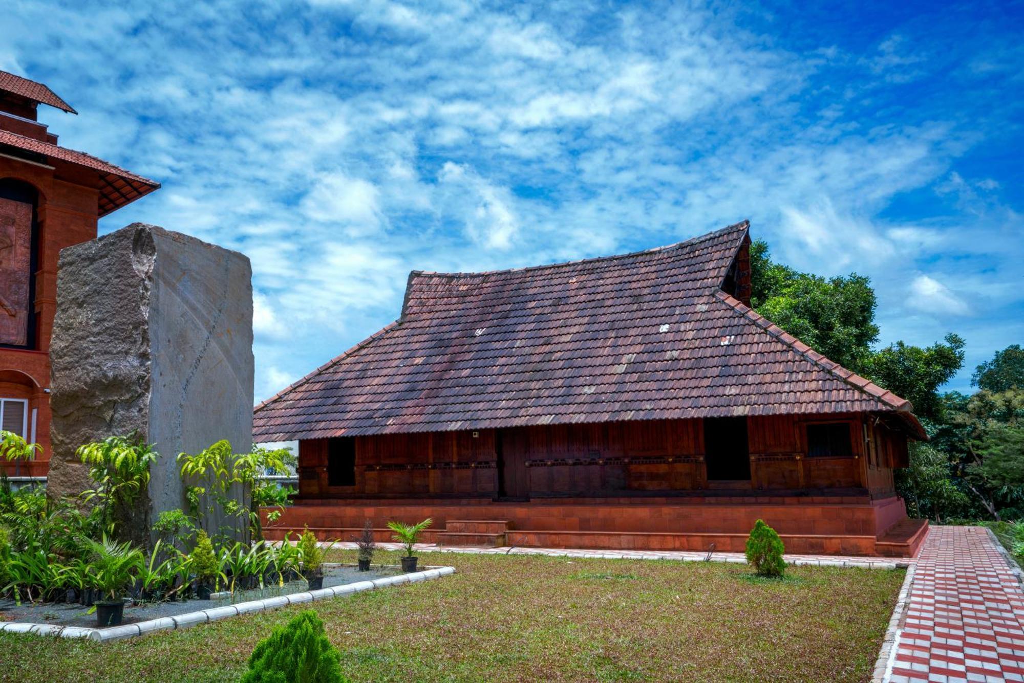 Kumbanad Heritage Hotel Vennikulam Ngoại thất bức ảnh